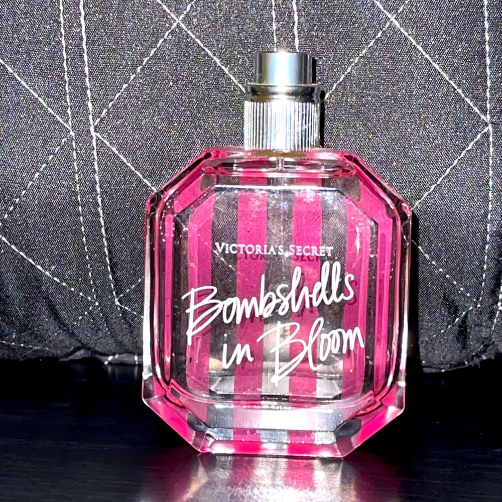 Victoria’s Secret Bombshells in Bloom